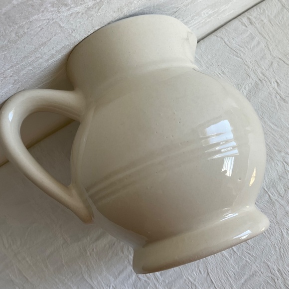 Emile Henry Le Poitier Créme Ivoire Serving Set Three (3) Pieces Pitchers & Bowl - Picture 8 of 16